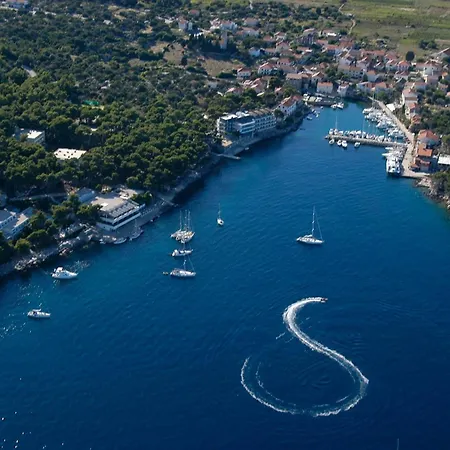 Vala * Božava